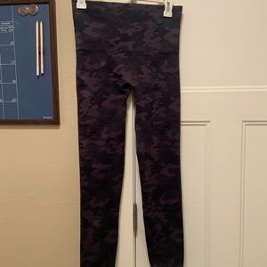 Spanx Size Large Camo Leggings- New Cond